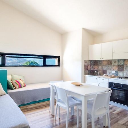 Ulivo Blu Holiday Homes カステッランマーレ・デル・ゴルフォ エクステリア 写真