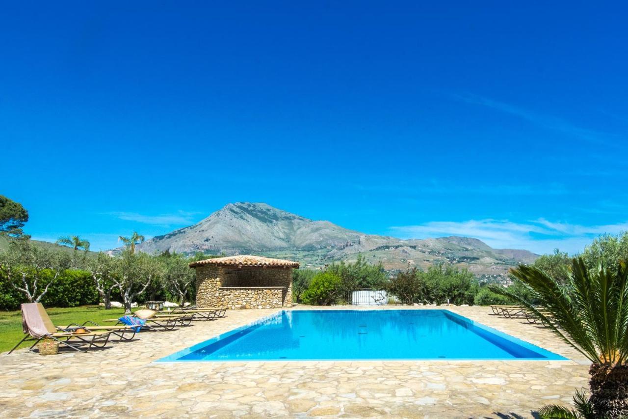 Ulivo Blu Holiday Homes カステッランマーレ・デル・ゴルフォ エクステリア 写真