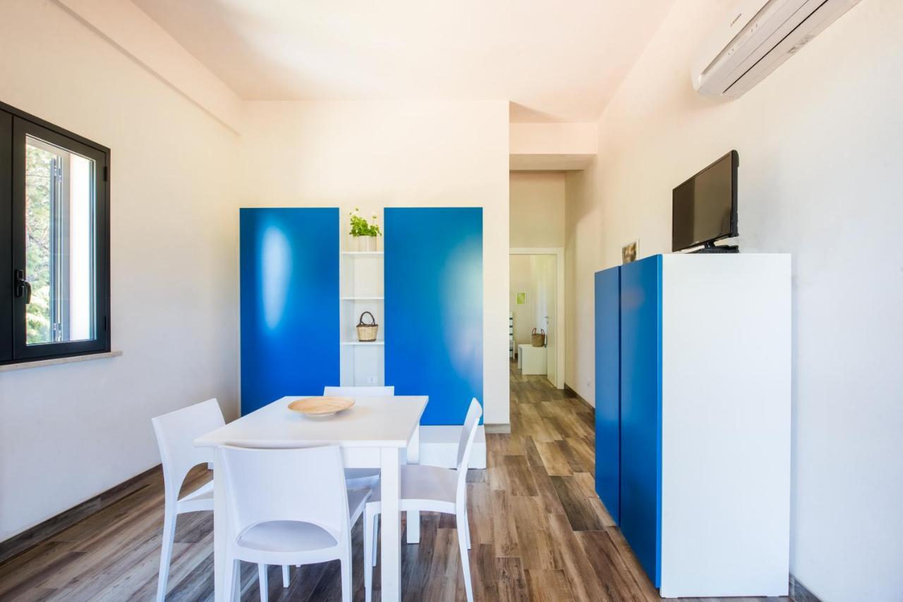 Ulivo Blu Holiday Homes カステッランマーレ・デル・ゴルフォ エクステリア 写真