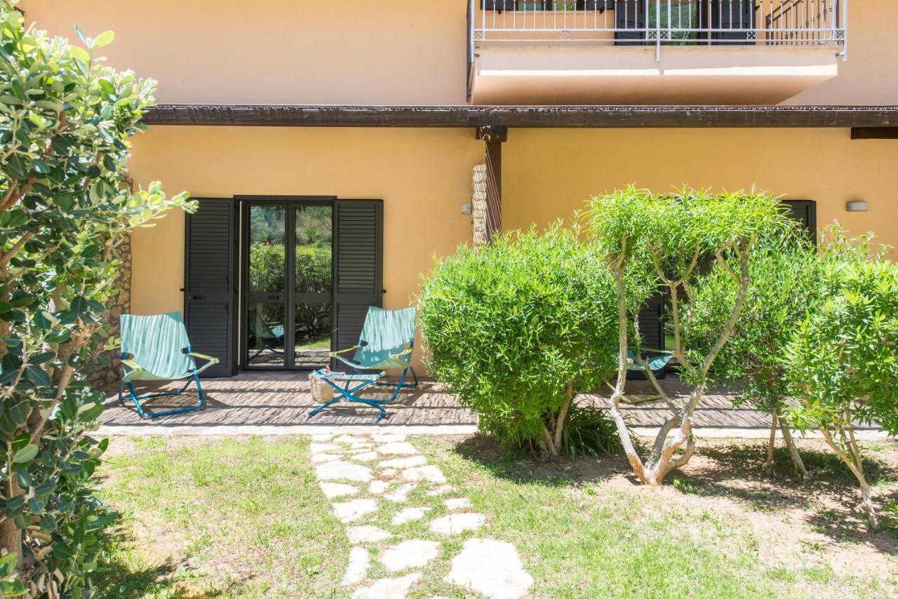 Ulivo Blu Holiday Homes カステッランマーレ・デル・ゴルフォ エクステリア 写真