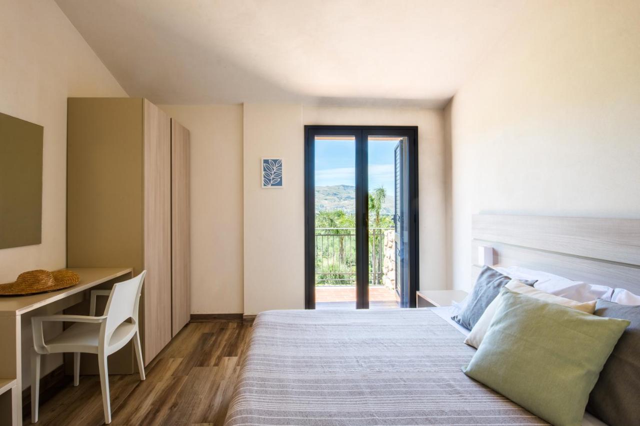 Ulivo Blu Holiday Homes カステッランマーレ・デル・ゴルフォ エクステリア 写真