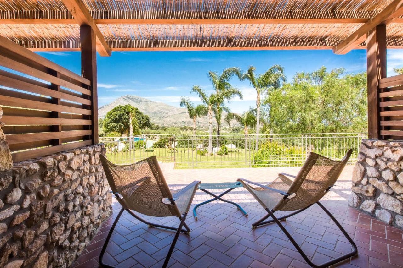 Ulivo Blu Holiday Homes カステッランマーレ・デル・ゴルフォ エクステリア 写真