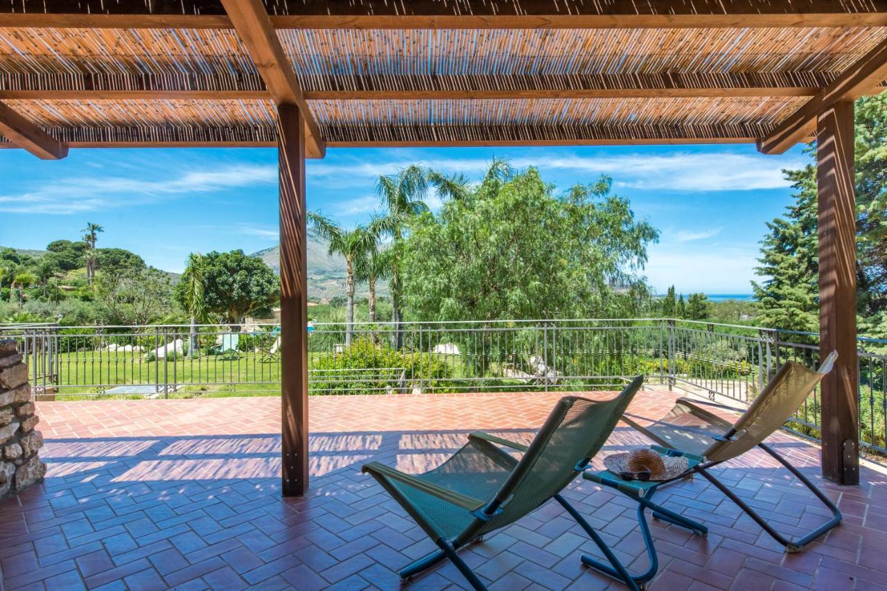 Ulivo Blu Holiday Homes カステッランマーレ・デル・ゴルフォ エクステリア 写真