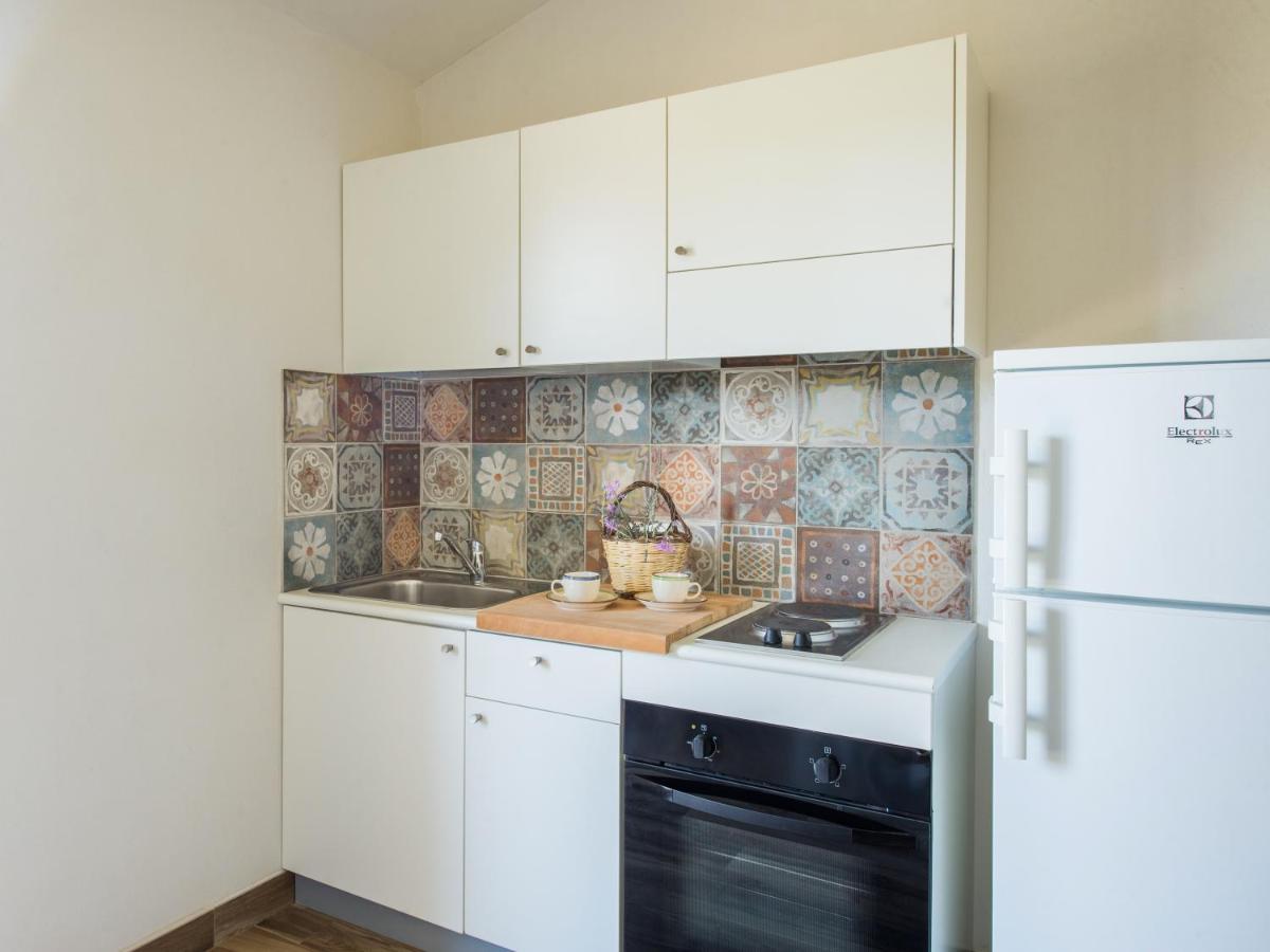 Ulivo Blu Holiday Homes カステッランマーレ・デル・ゴルフォ エクステリア 写真