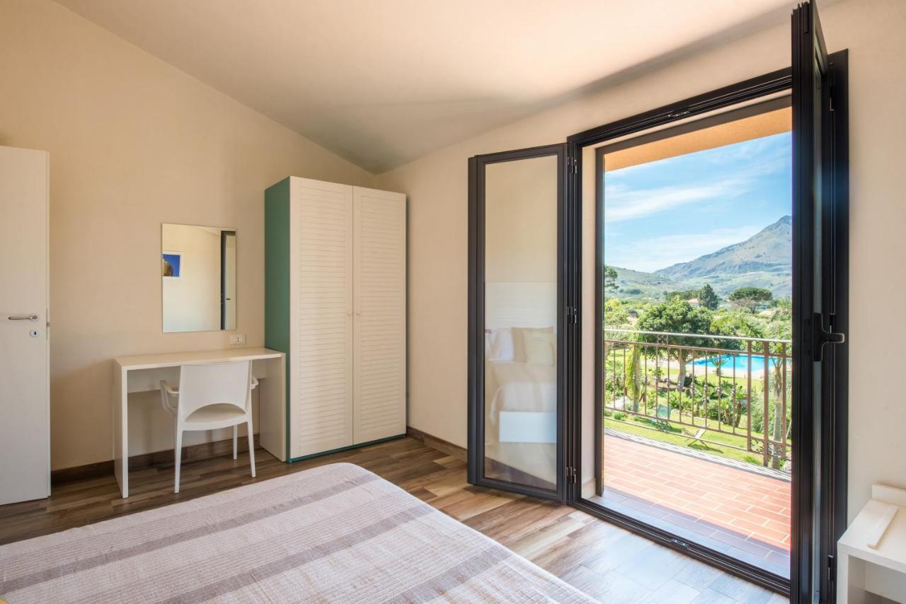 Ulivo Blu Holiday Homes カステッランマーレ・デル・ゴルフォ エクステリア 写真