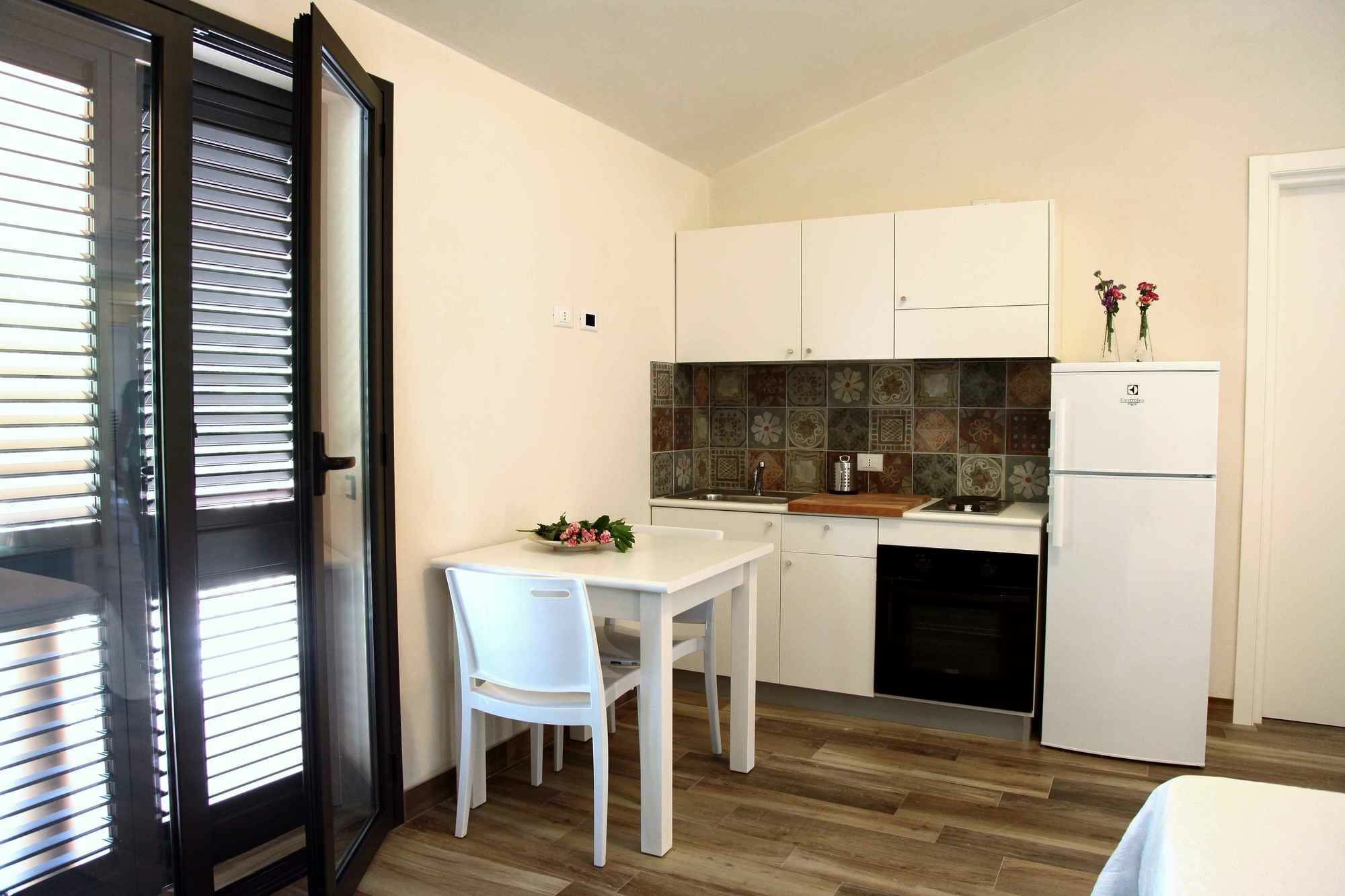 Ulivo Blu Holiday Homes カステッランマーレ・デル・ゴルフォ エクステリア 写真